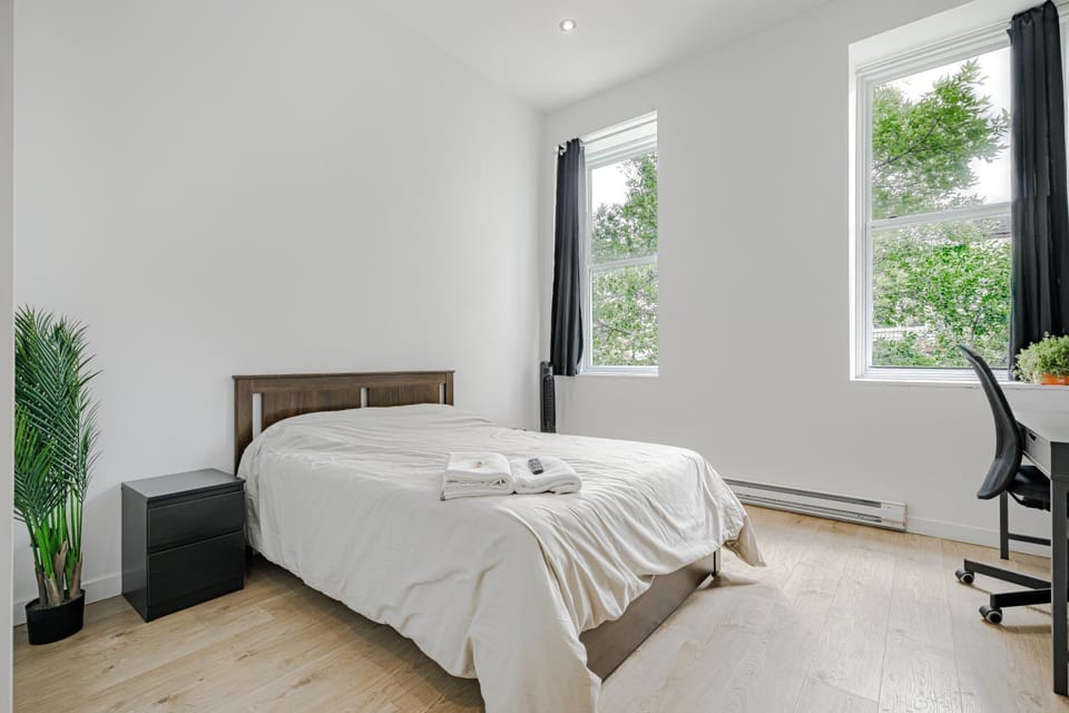 Bed, Photo of the whole room, Bedroom, hair dresser