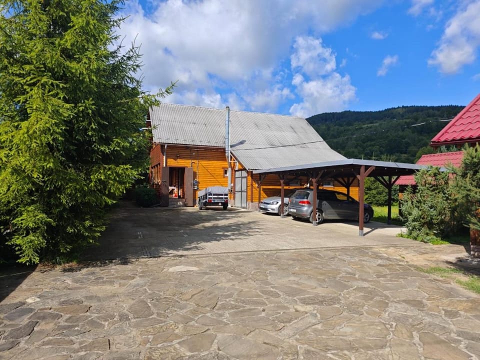 Смерековий двір Country House in Ukraine