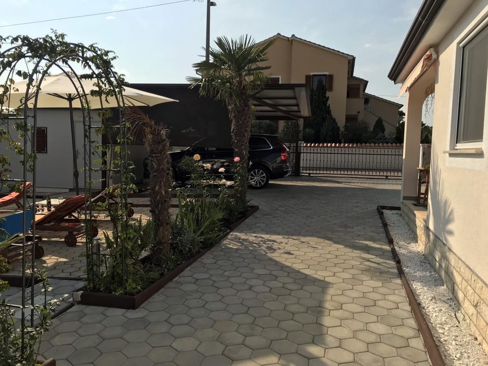 Inner courtyard view