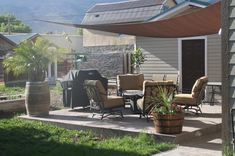 Property building, Patio, Natural landscape, Garden, Garden view