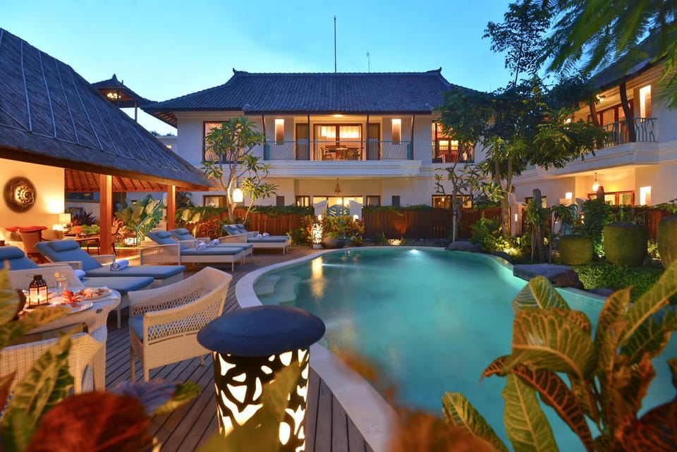 Property building, Swimming pool, Swimming pool
