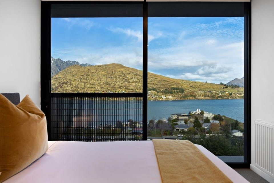 Bed, Natural landscape, View (from property/room), Photo of the whole room, Bedroom, Mountain view