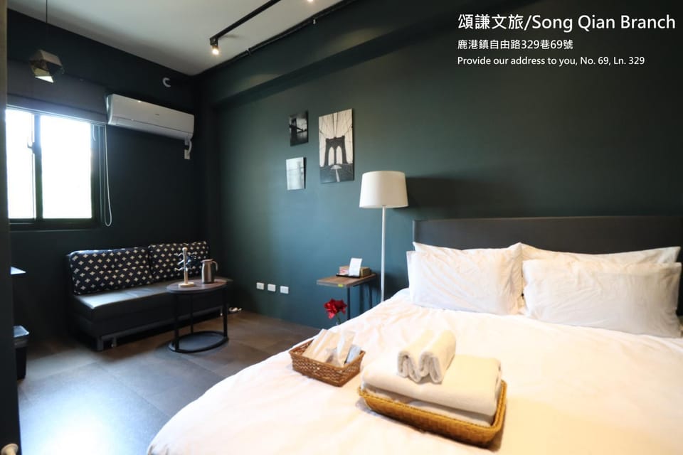 Bed, Photo of the whole room