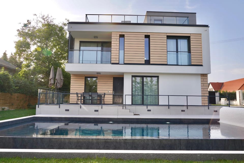 Property building, Swimming pool
