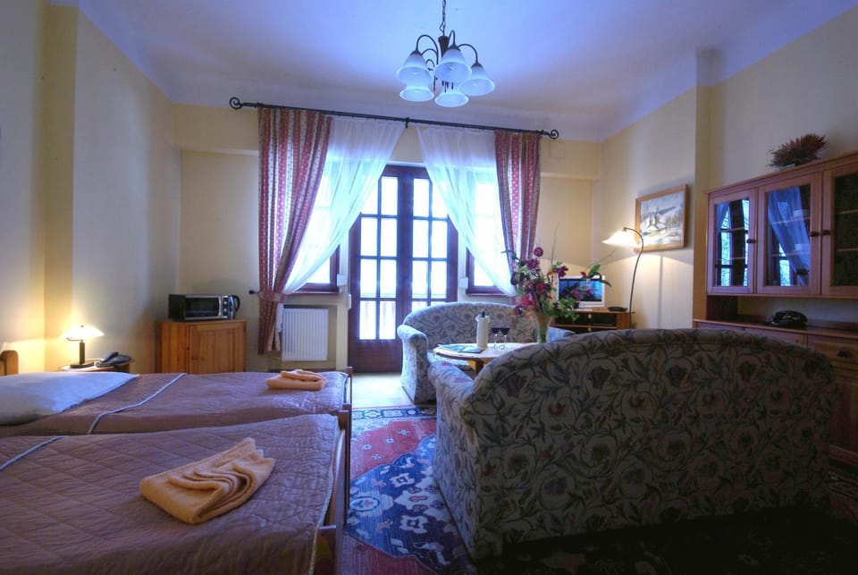 Willa Olimp Retro Bed and Breakfast in Lower Silesian Voivodeship