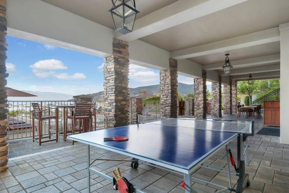 Seasons 331 - Penthouse Apartment in Sandpoint