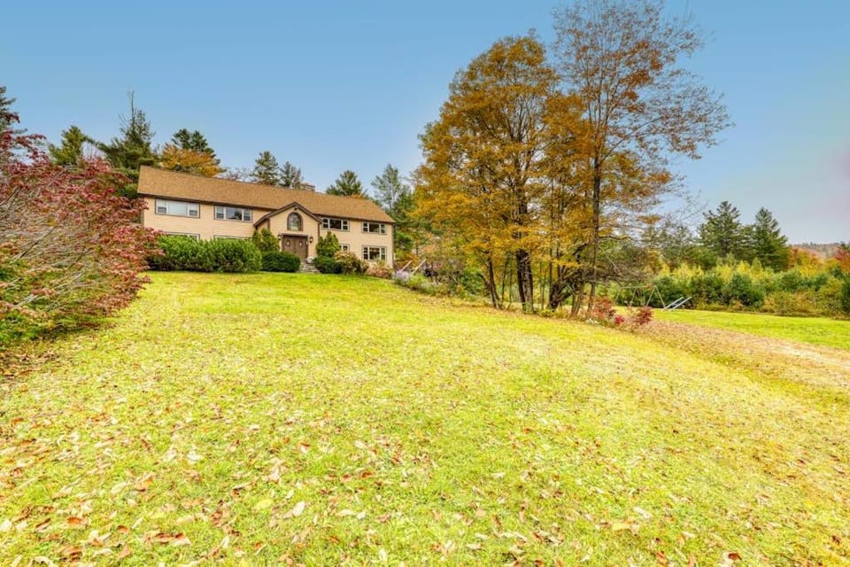 Justin Lake Lodge House in South Londonderry