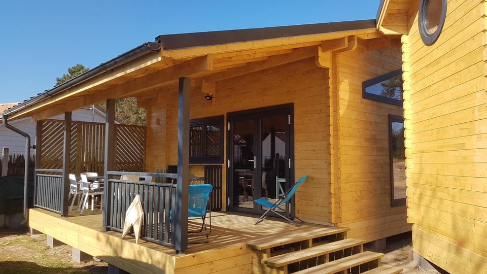 Camping Le Logis 3 étoiles Campground/ 
RV Resort in Saint-Jean-de-Monts