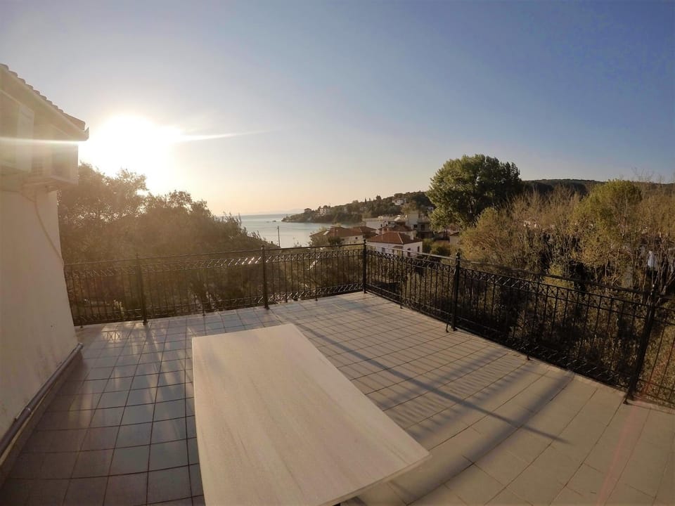 View (from property/room), Balcony/Terrace, Sea view