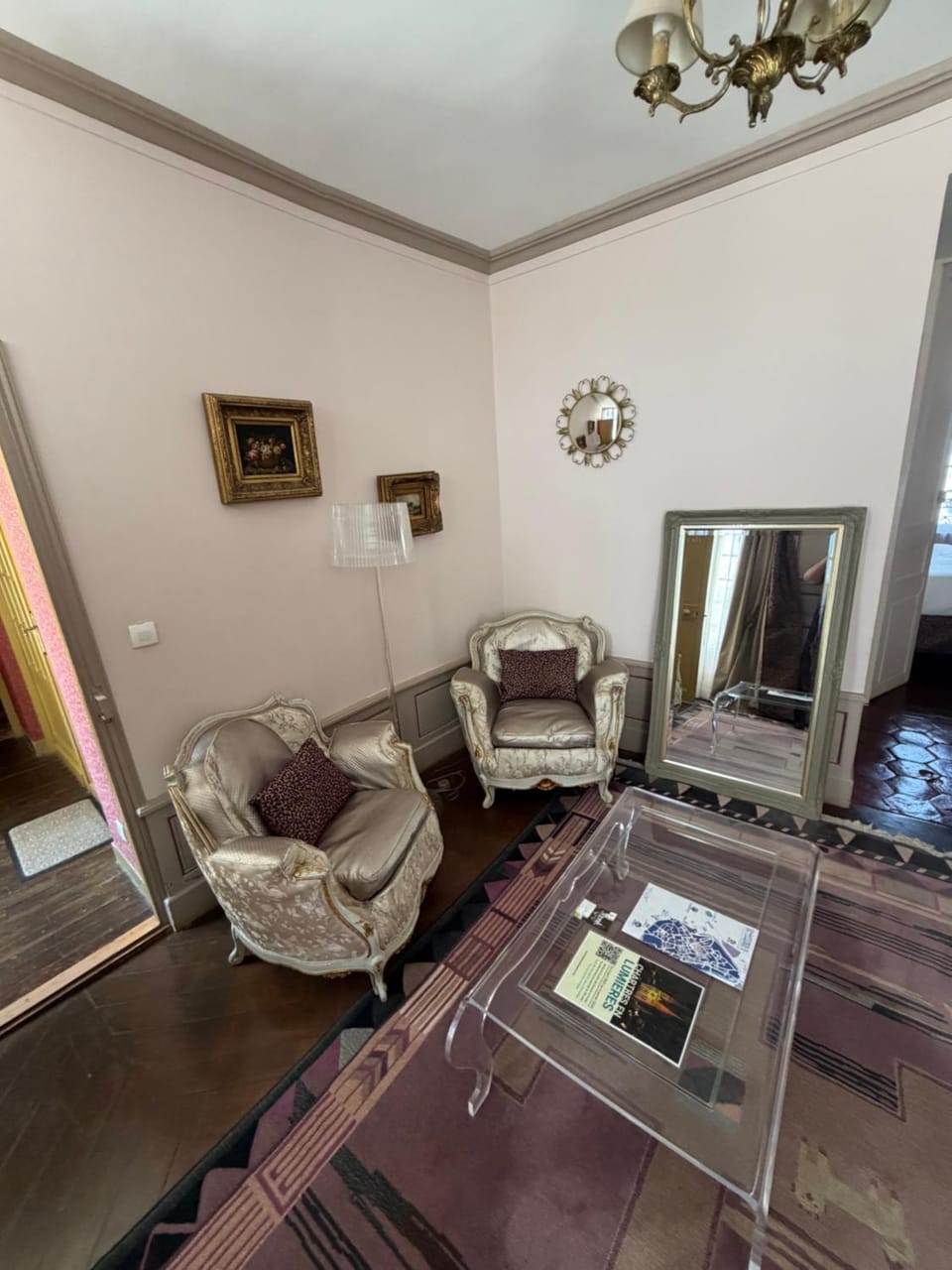 Living room, Seating area
