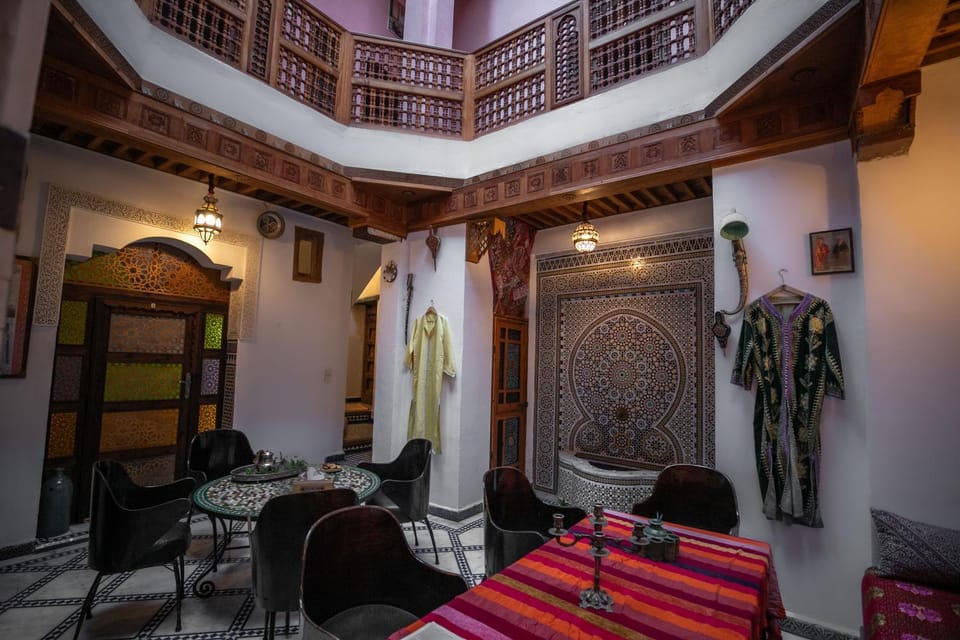 Seating area, Internal: Not applicable to any particular room