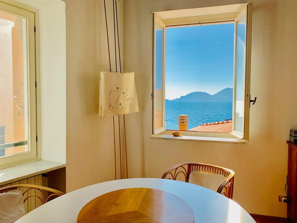 Living room, Dining area, Sea view