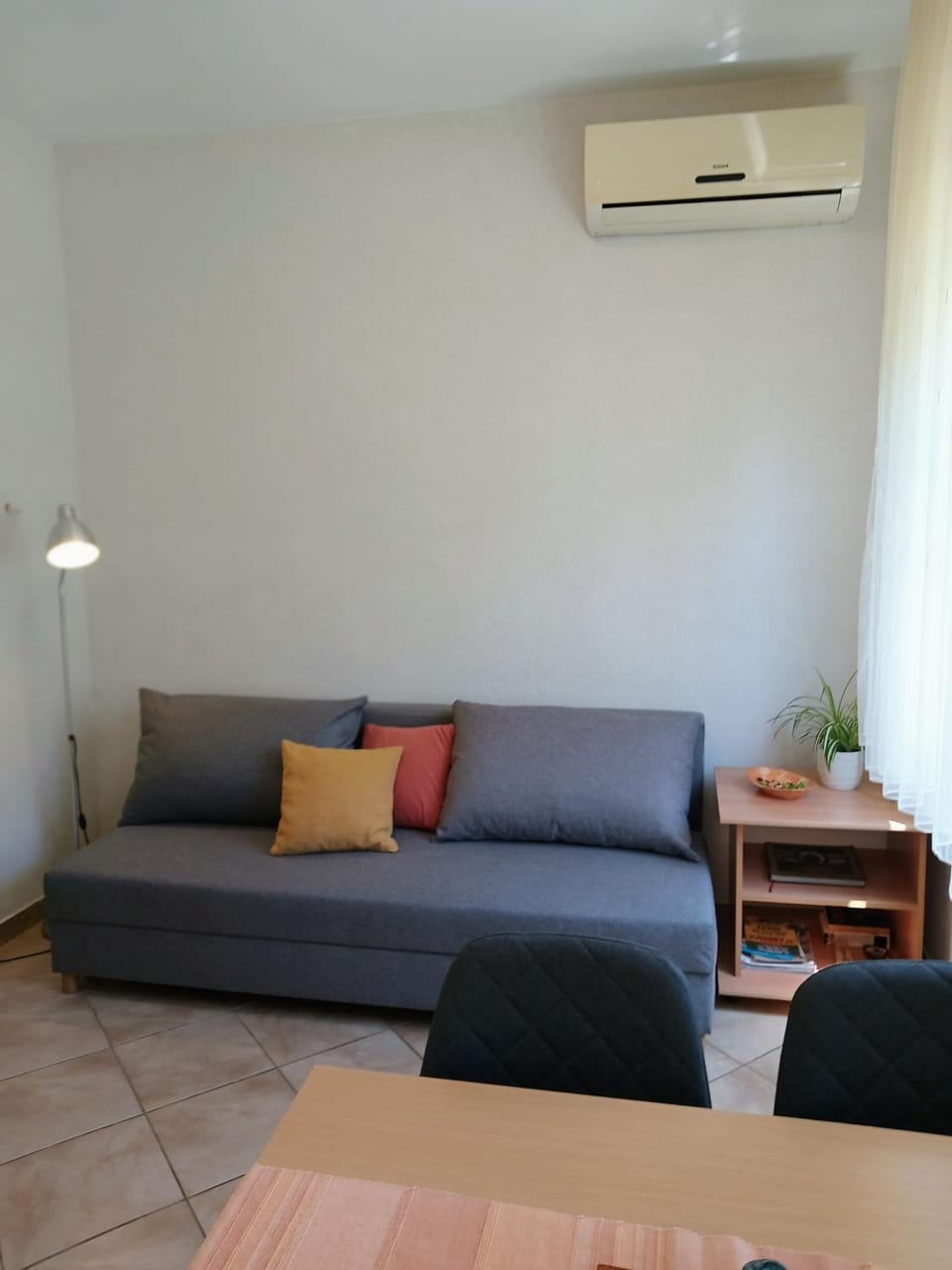 Living room, Seating area, air conditioner