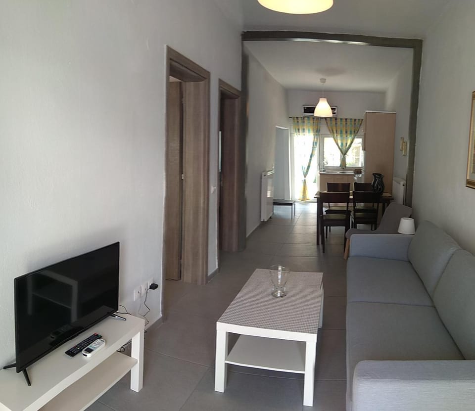 Communal lounge/ TV room, Photo of the whole room