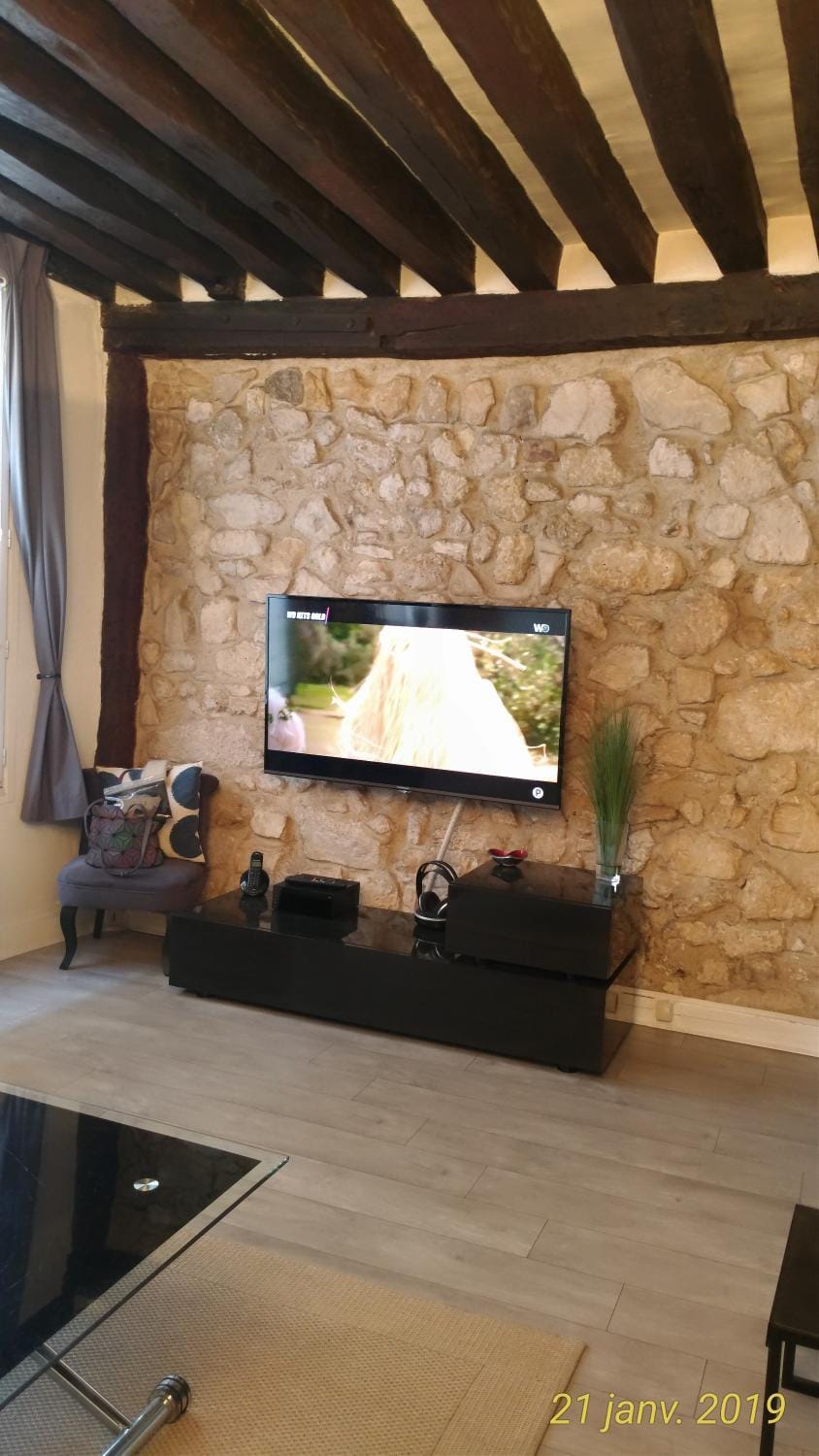 Communal lounge/ TV room, Living room