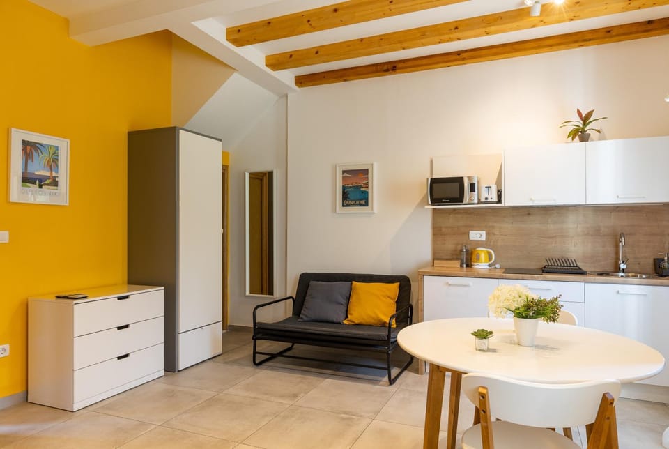 Orange Volantina Apartment in Dubrovnik