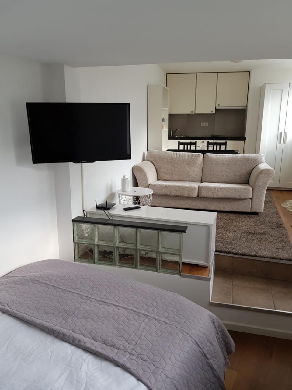 Bed, Kitchen or kitchenette, Living room, Bedroom