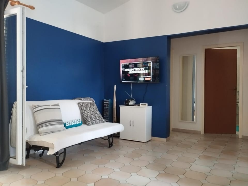 Walk to beach 2BR center, Zrce bus, parking Apartment in Novalja