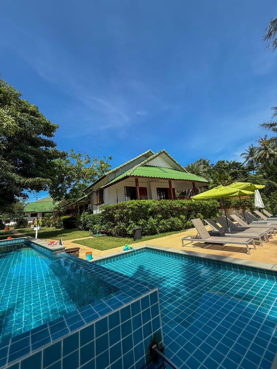 Pool view, Swimming pool, sunbed