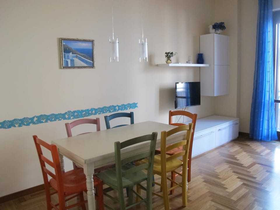 Communal lounge/ TV room, Lounge or bar