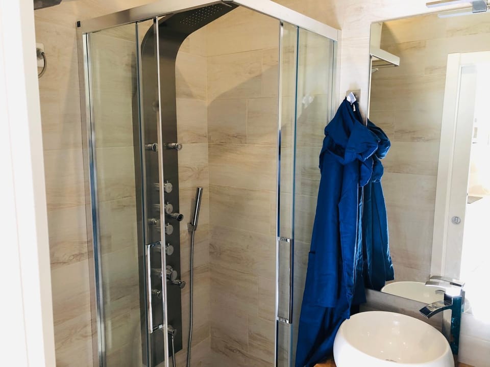 Shower, Bathroom