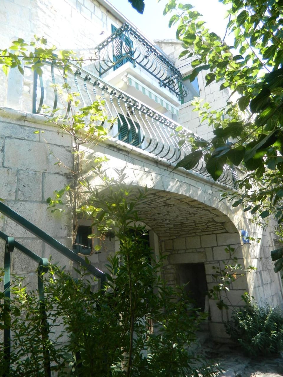 Facade/entrance