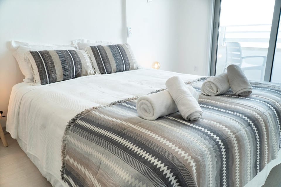 Larnaka Seaview Luxury Suites Apartment in Larnaca