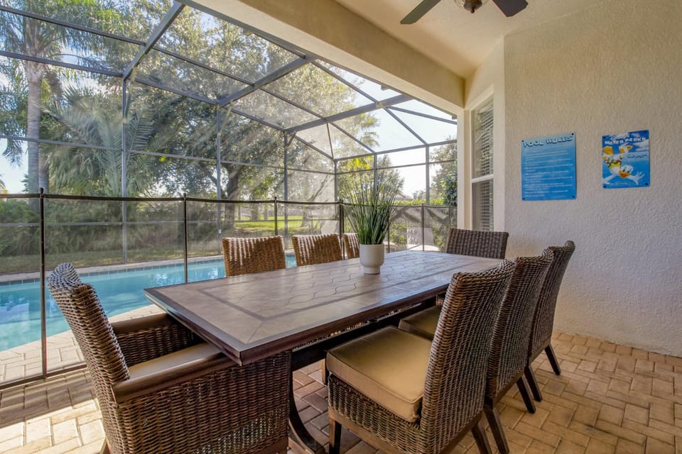 Patio, Dining area