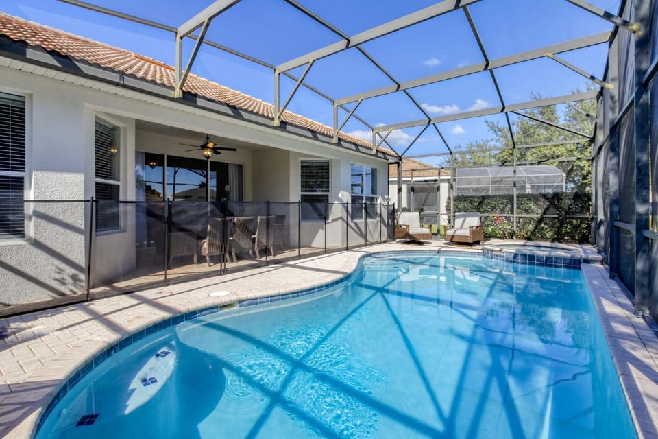 Swimming pool, Swimming pool