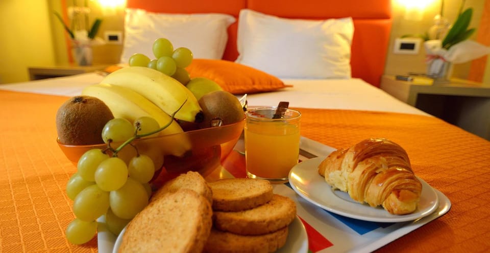 Bedroom, Breakfast, Continental breakfast