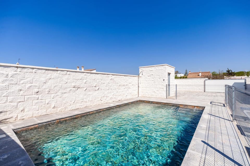 Property building, Swimming pool