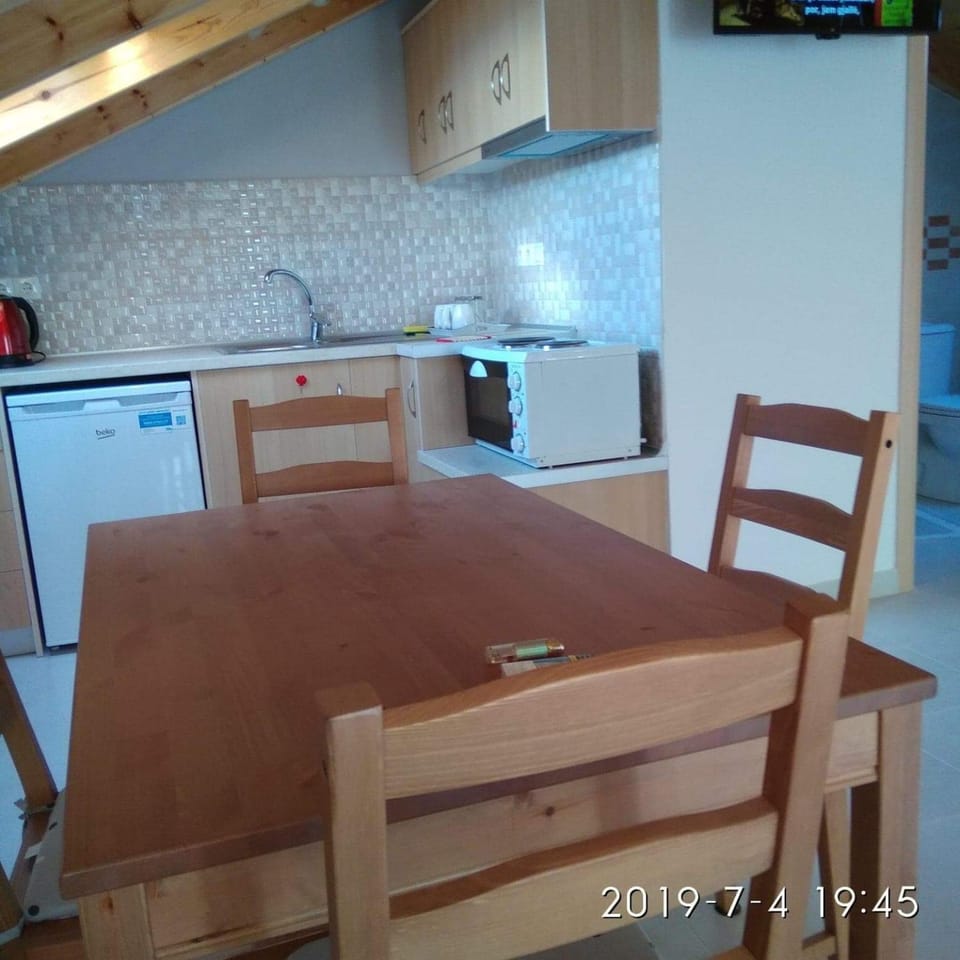 Dining area, oven, stove