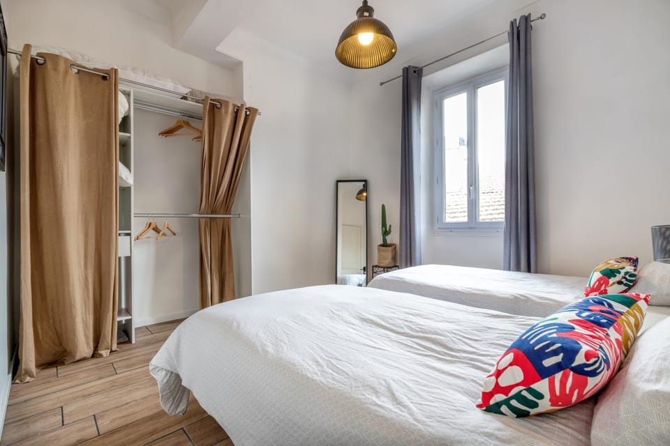 Hyper centre cannes 180 mètres plage Apartment in Cannes