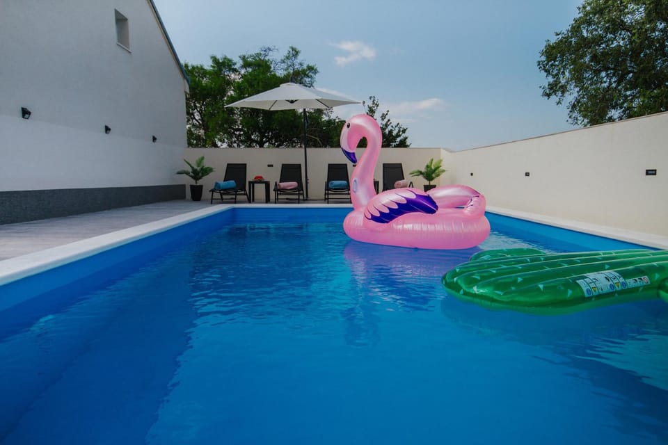 Pool view, Swimming pool, Swimming pool