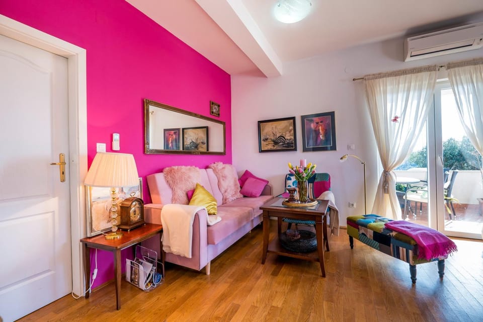Bed, Living room, Seating area