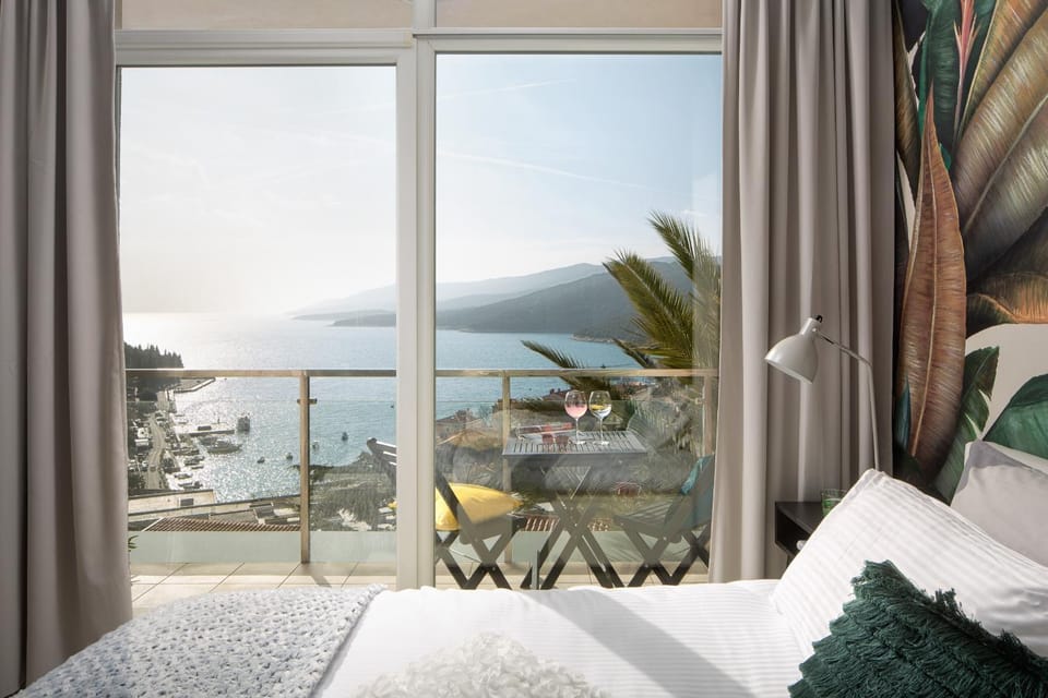 Balcony/Terrace, Bedroom, River view