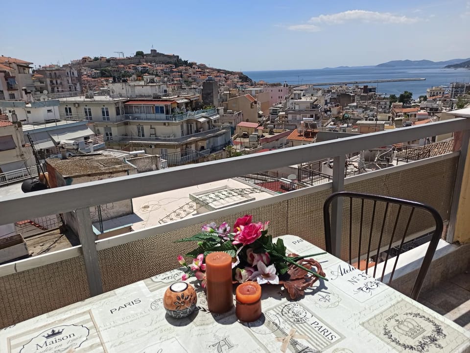 View (from property/room), City view, Sea view