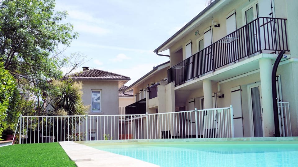 Property building, Swimming pool