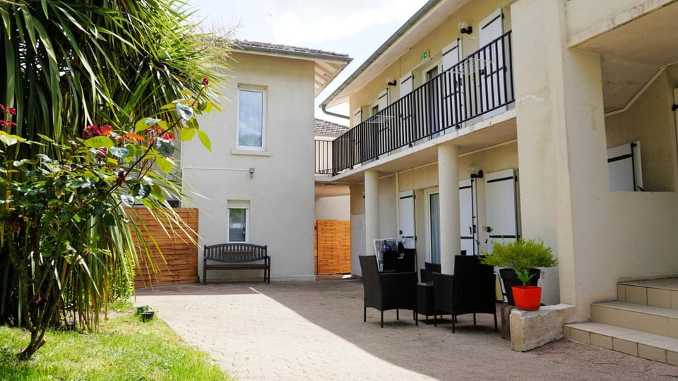 Property building, Garden view