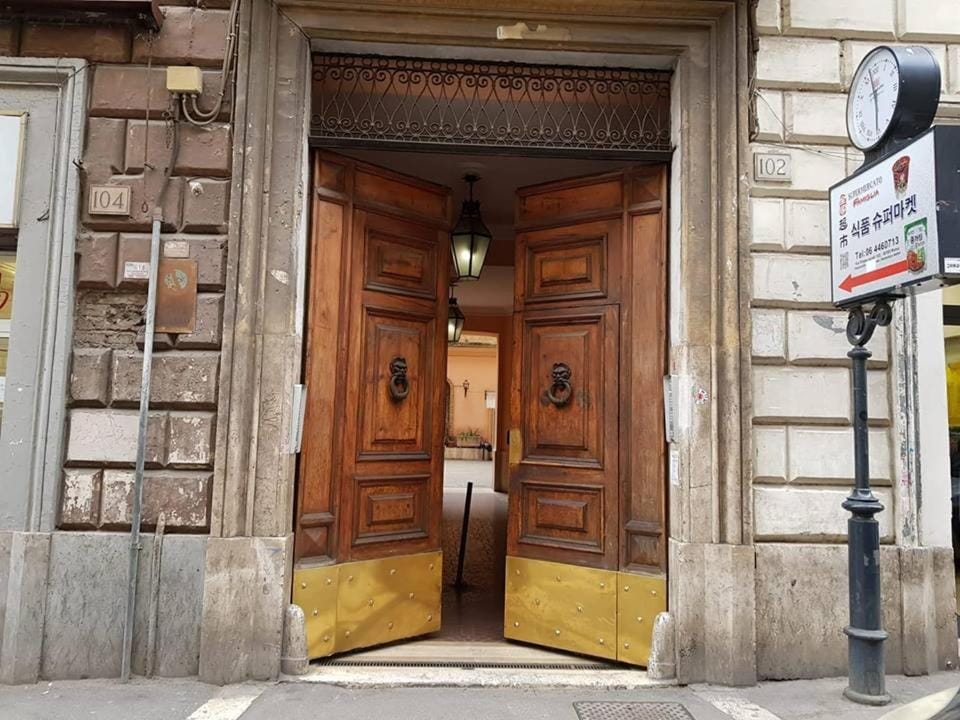 Property building, Facade/entrance