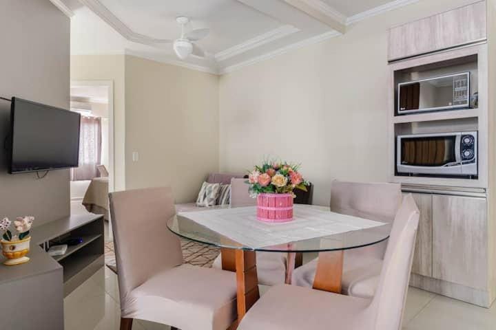 Self Check-in Wi-fi , 2 Garagens, Home-Officce, Ar Quente e Frio Apartment in Florianopolis
