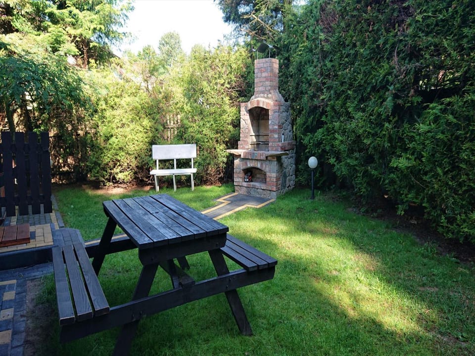 Patio, Day, BBQ facilities, Garden, Garden view