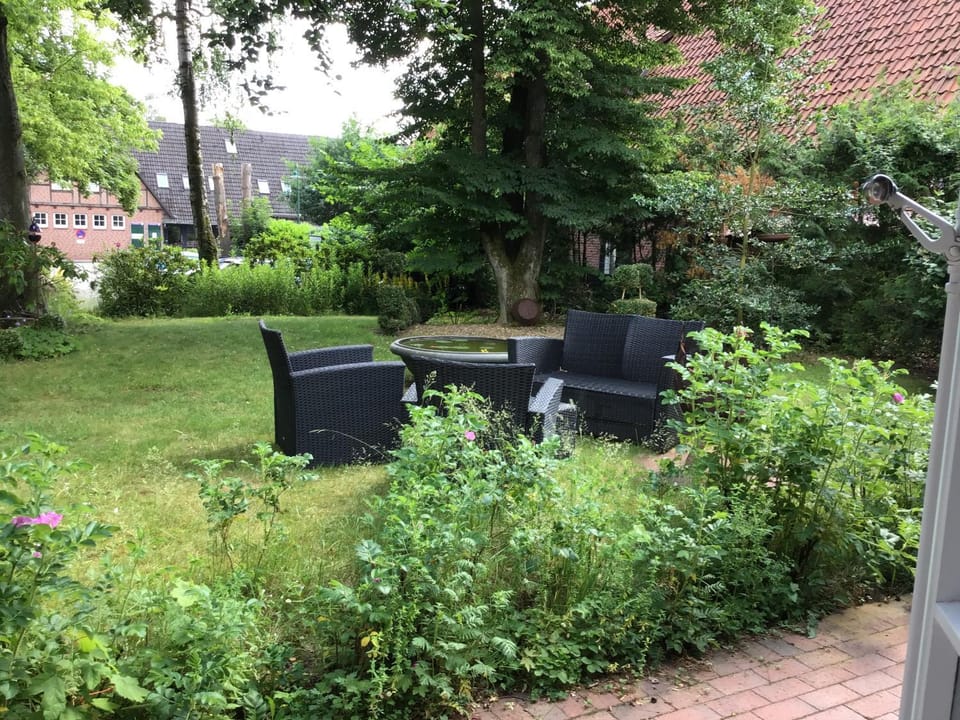 BBQ facilities, Garden, Balcony/Terrace