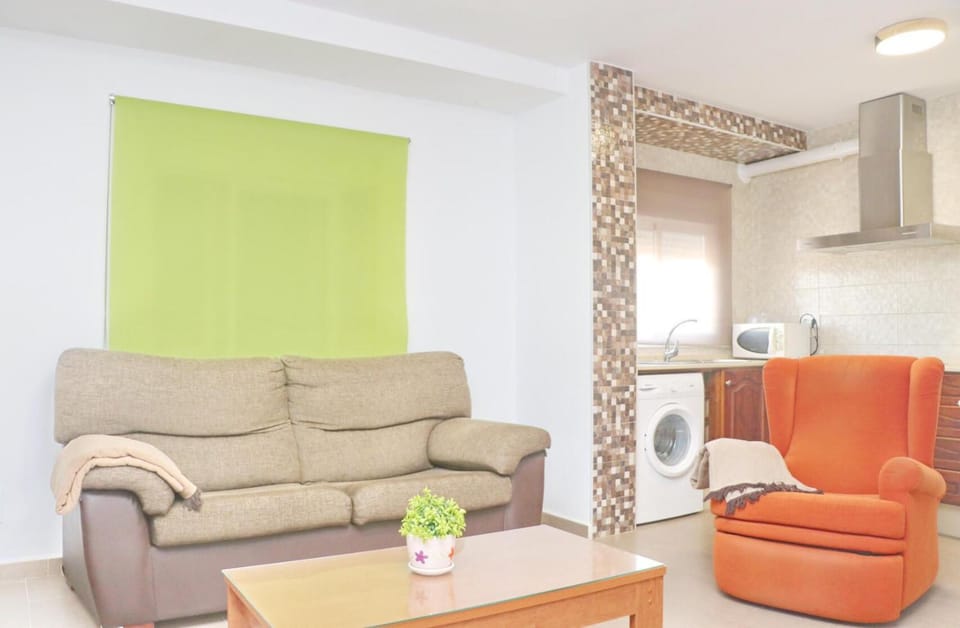 Kitchen or kitchenette, Living room, minibar, washing machine