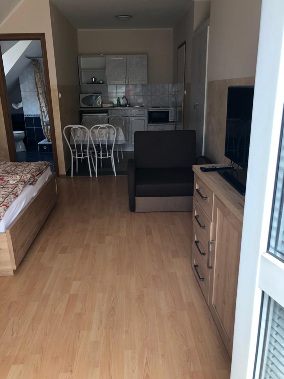 Photo of the whole room