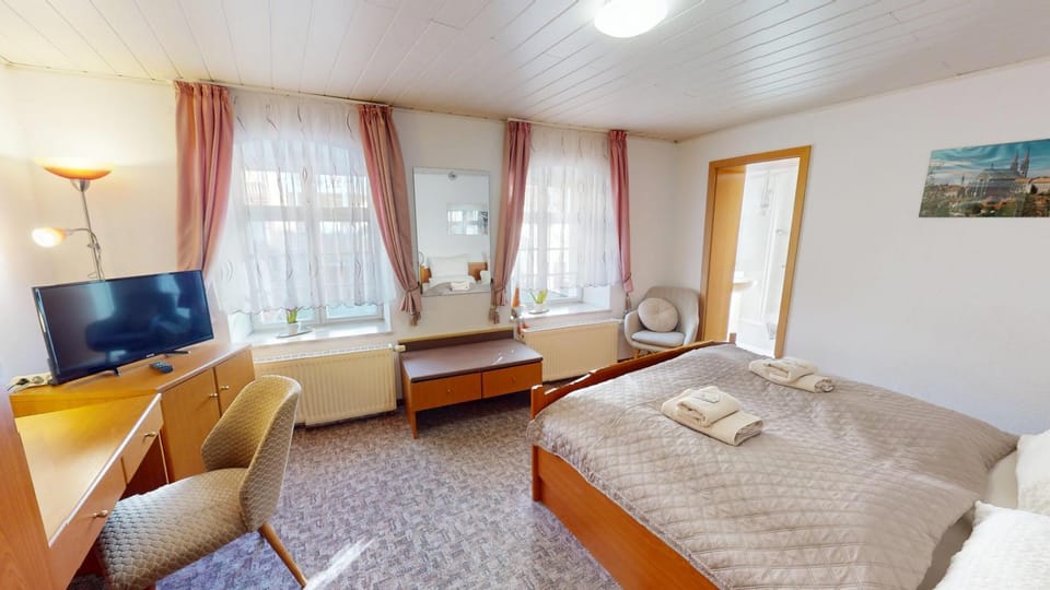 Bed, Photo of the whole room