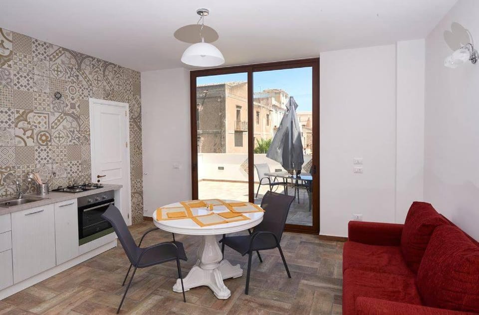 Kitchen or kitchenette, Living room, Dining area