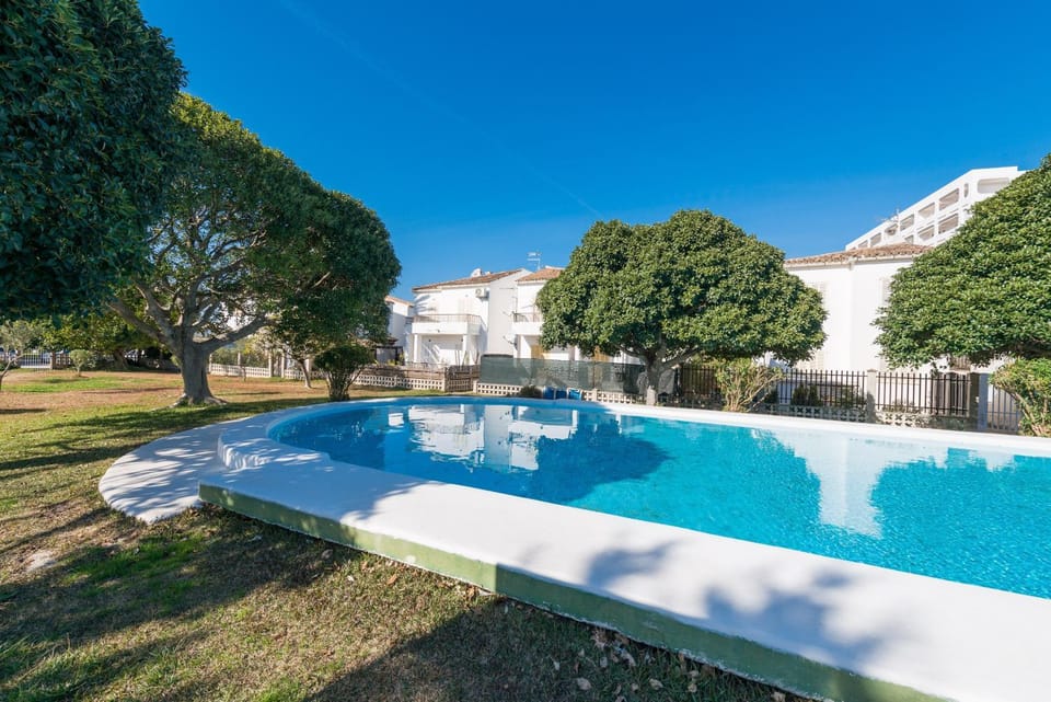 Property building, Pool view, Swimming pool, Swimming pool