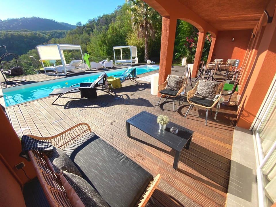 VILLA COLINA Cannes Mandelieu Bed and Breakfast in Mandelieu-La Napoule