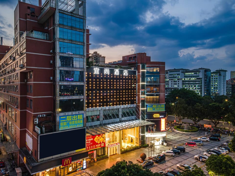 Property building, Bird's eye view, Parking